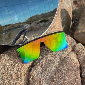 NEW! Quay x JLO Hindsight 67mm Shield Sung…